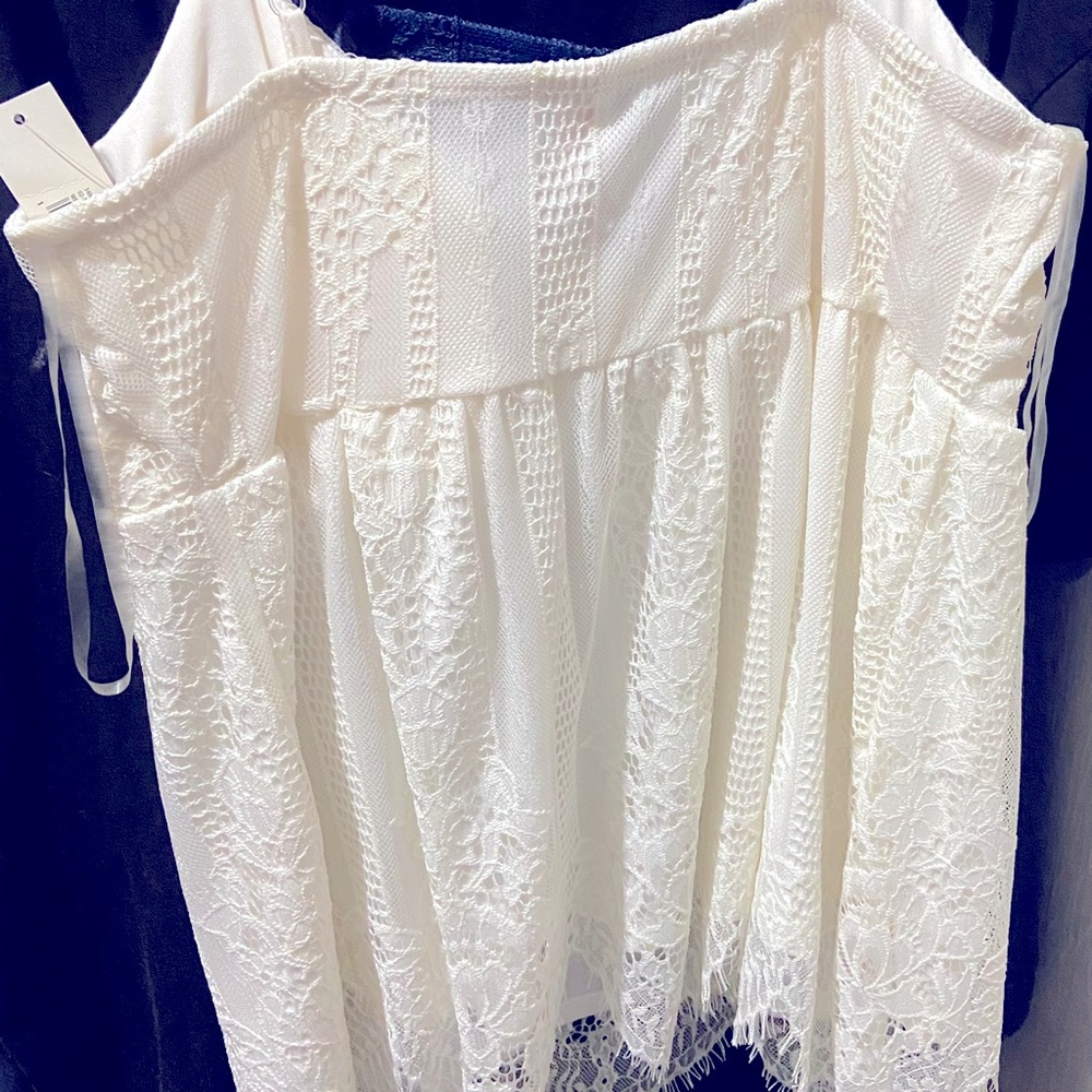 NEW White elegant tank top
